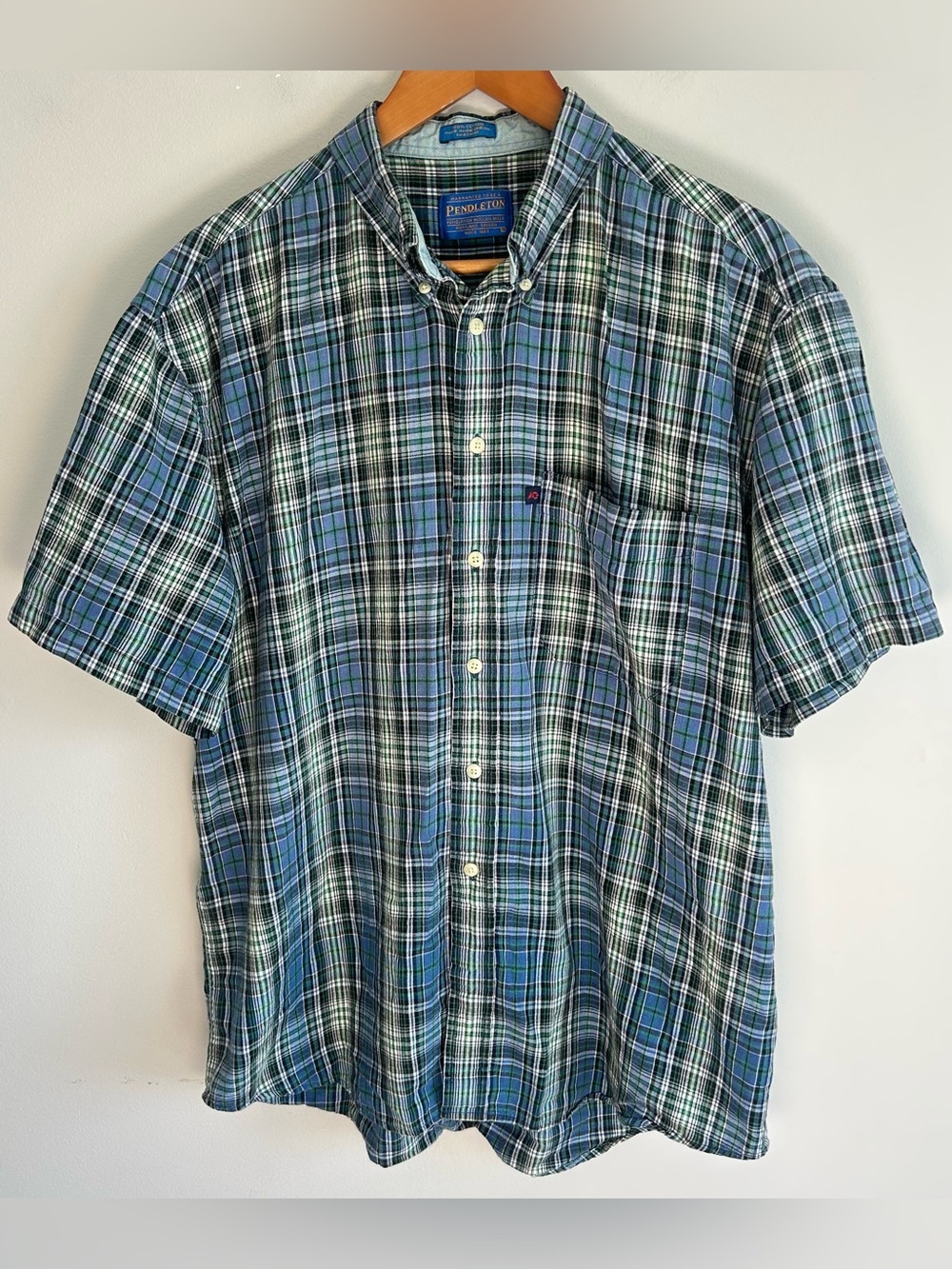 Vintage Pendleton Men’s Button Down Shirt Size L SS Blue Black Plaid 100% Cotton